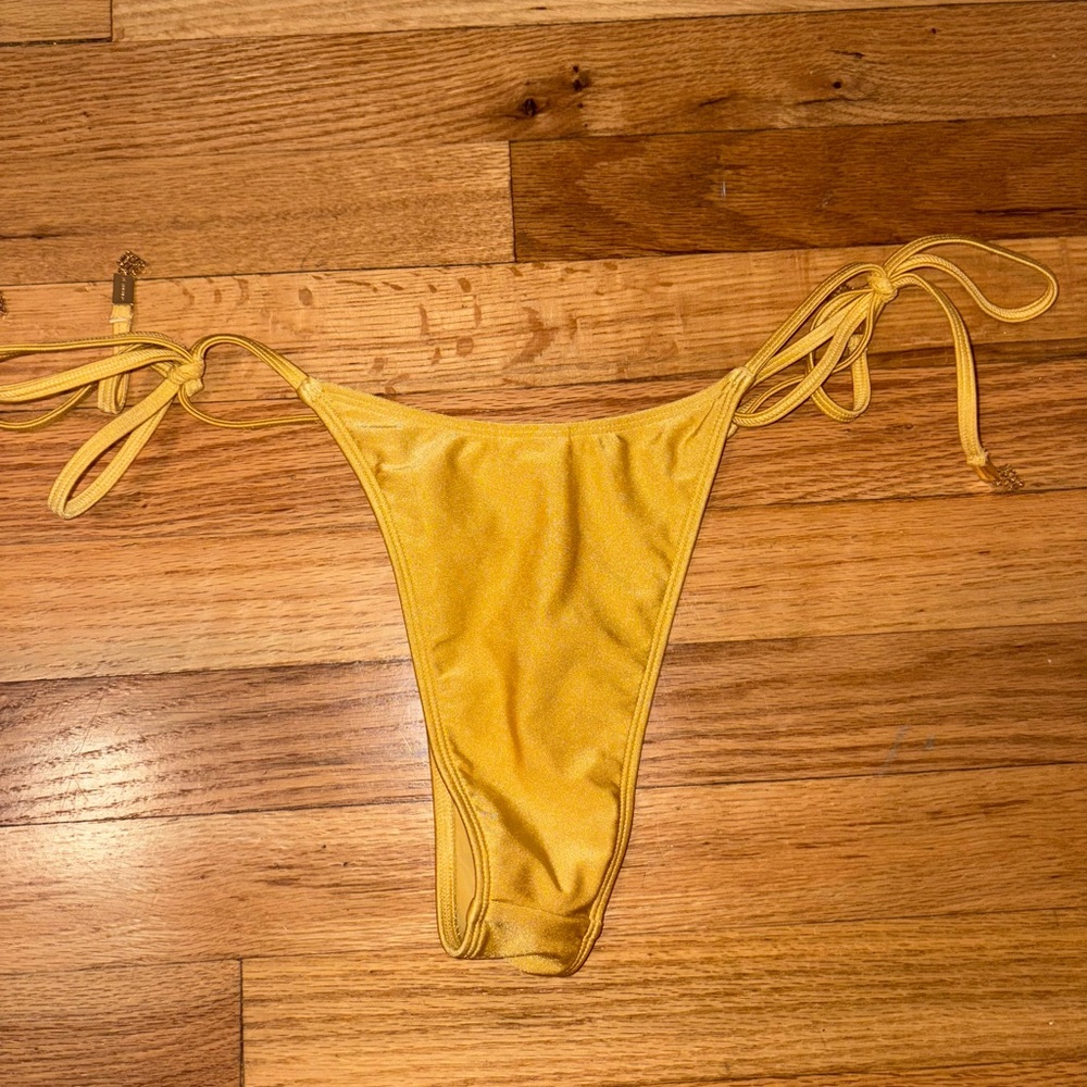 De Rococo String Bikini Set - Picture 7 of 7